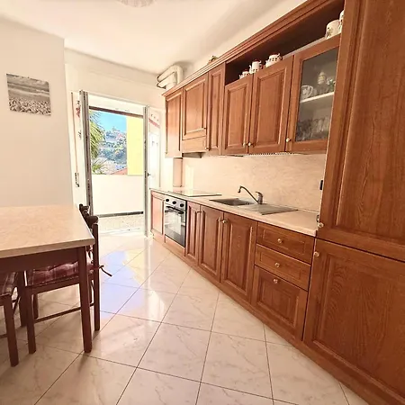 Il Giardino Del Comandante - Con Garage 圣雷默