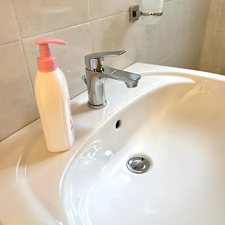 Il Giardino Del Comandante - Con Garage 圣雷默