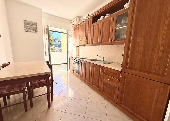 Il Giardino Del Comandante - Con Garage Sanremo